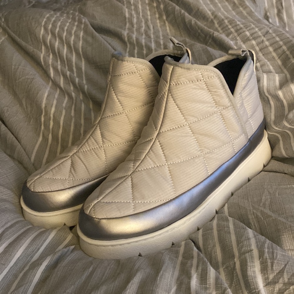 Marc Fisher LTD MLKORI Boots, NWOB, 8.5.Quilted upper, smooth metallic contrast.